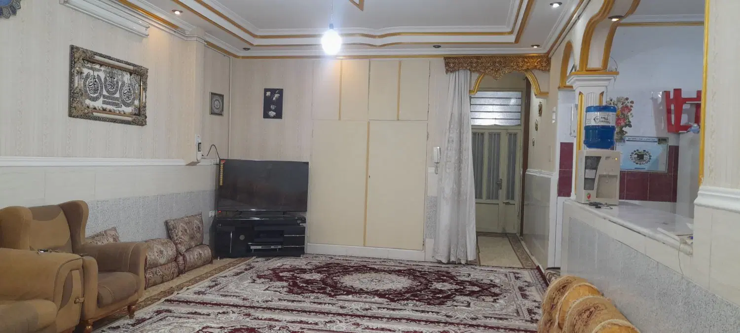 آپارتمان ۲ خواب طبقه همکف خیابان قدس