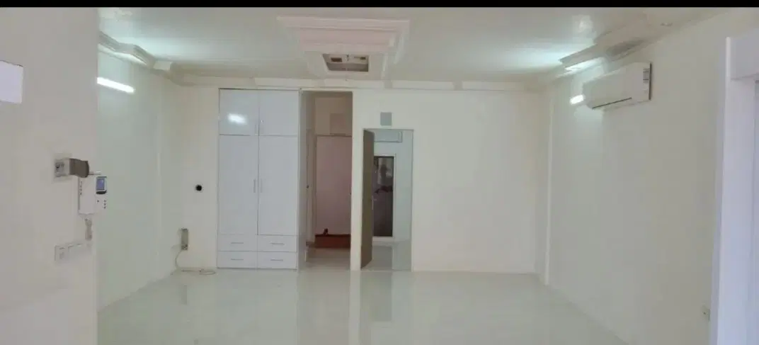 آپارتمان تمیز طبقه دوم ، پارکینگ و آسانسور