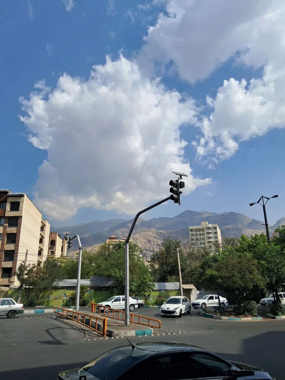 قیطریه پارک ۱۳۰متر ۳خواب ویو کوهستان دسترسی آسان