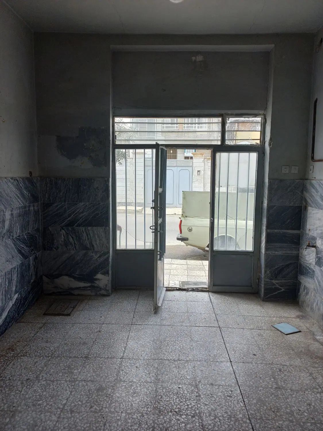 مغازه ۲۰متری بلوارطاقبستان