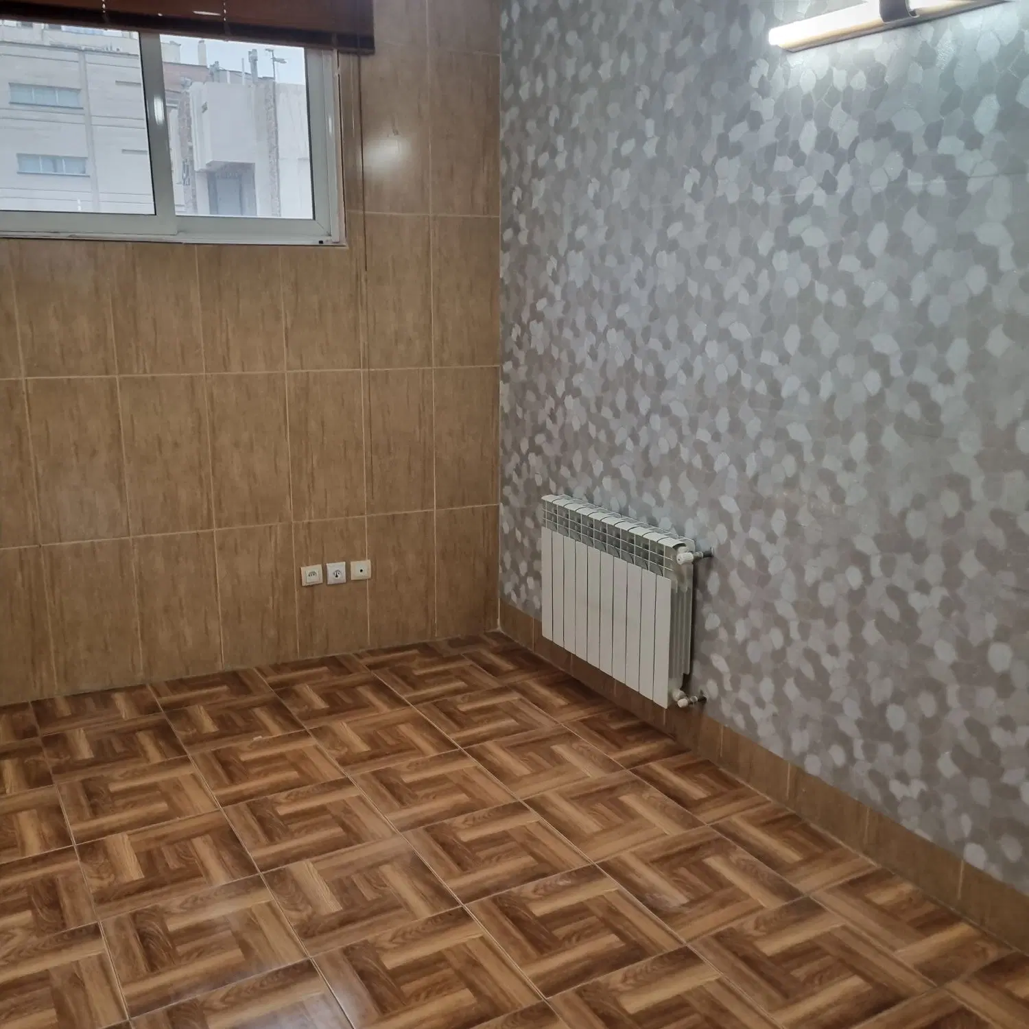 دفتر کار ۷۰ متری کنار گذر خرازی