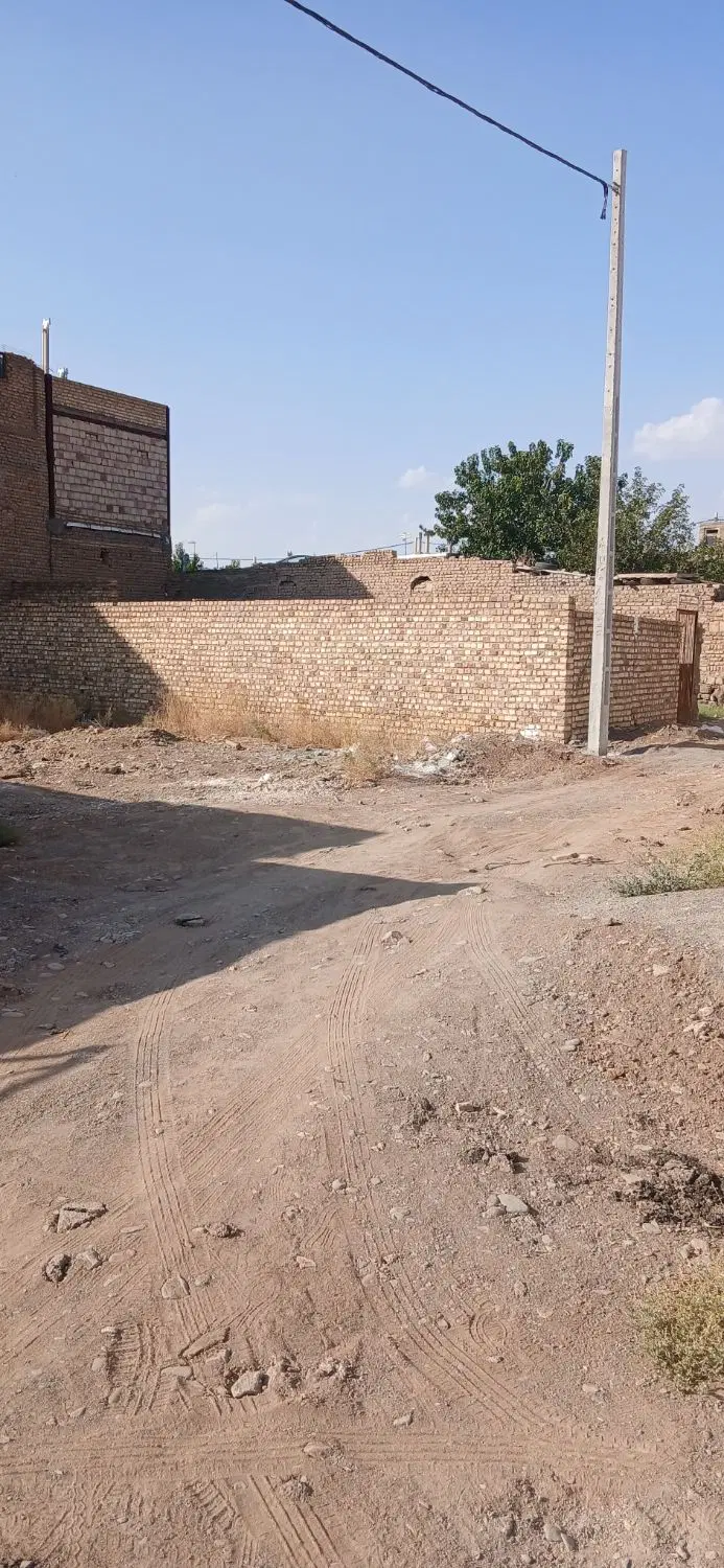 زمین ۱۱۵ متر