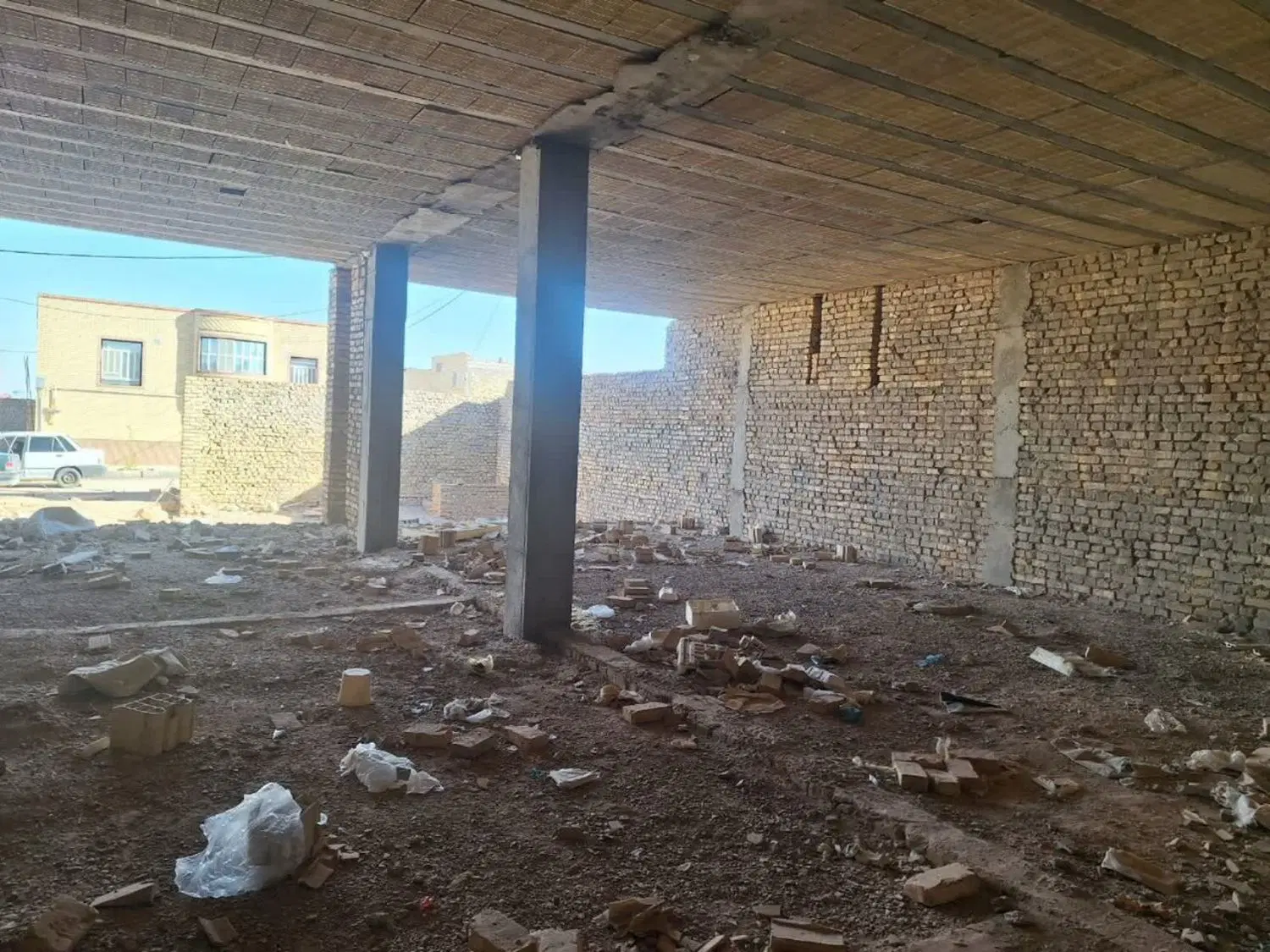 خانه نیمه ساز رکن آباد