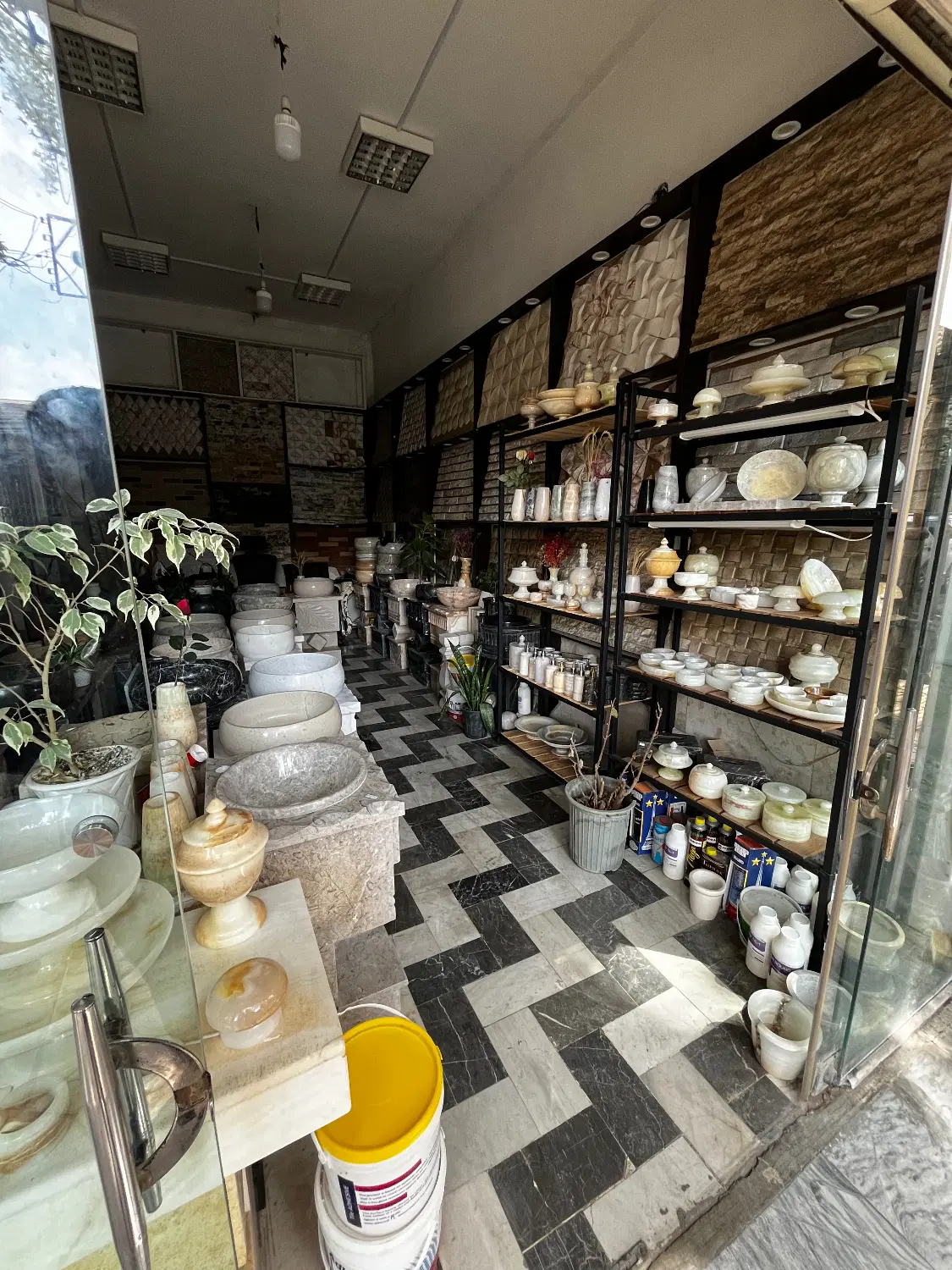 مغازه 23 متری مرکز شهر