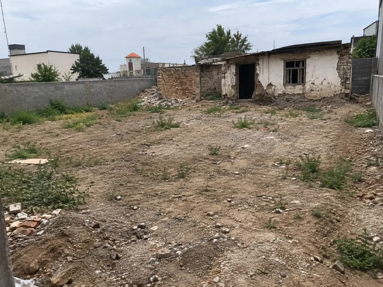زمین فروشی