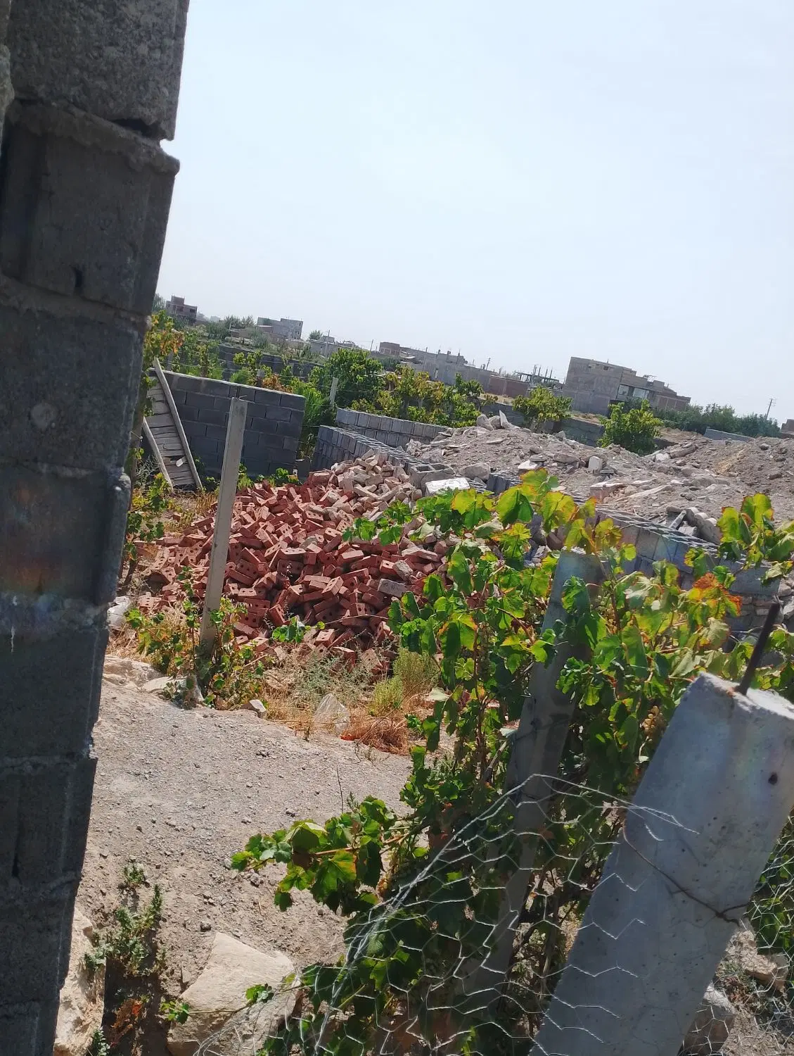زمین جای خانه