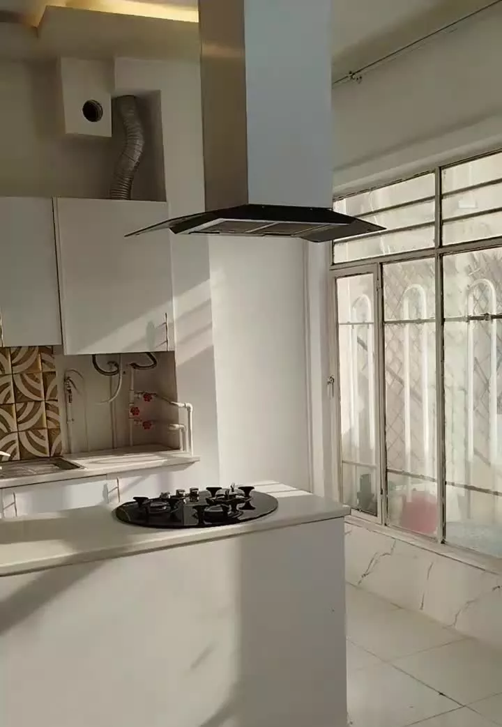 مطهری شمالی ۸، ۶۰ متری