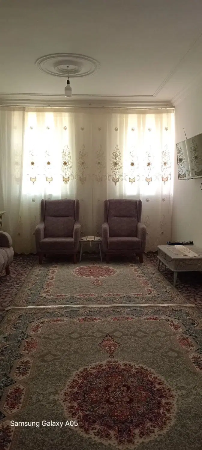 خانه مسکونی دارم با باغ معاوضه میکنم