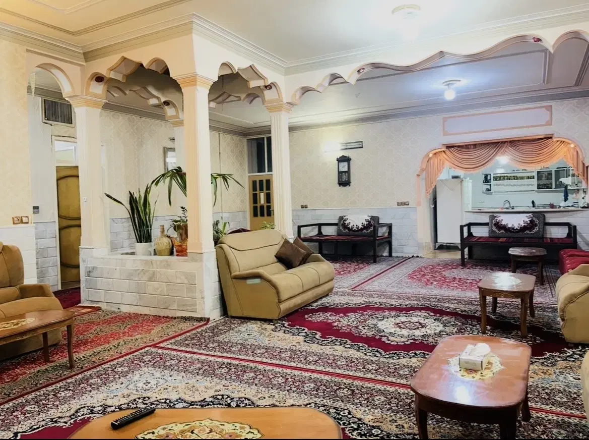 فروش خانه ویلایی به همراه یک سوییت سنتی مستقل