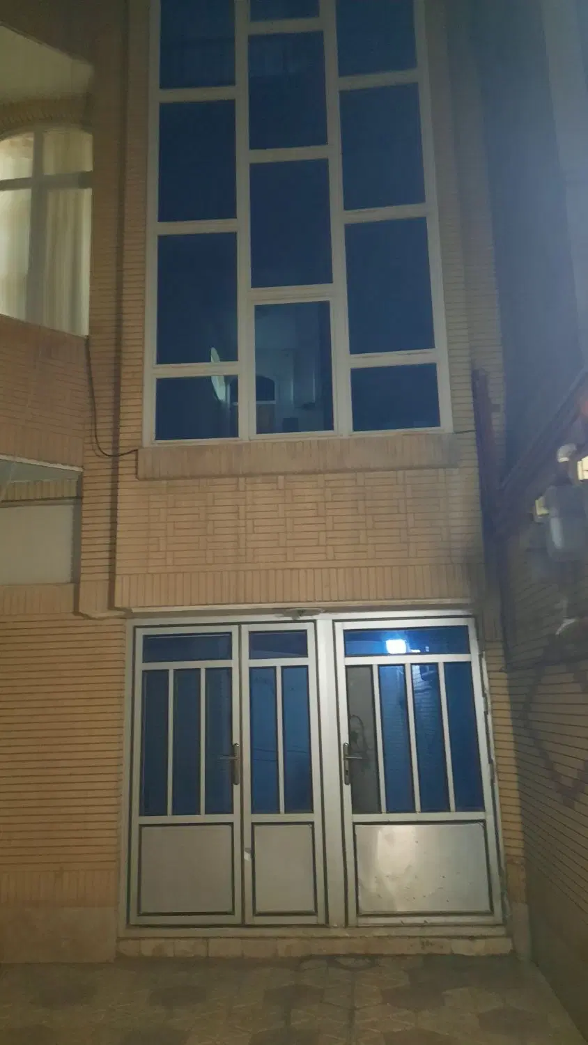 آپارتمان ۱۱۰ متری  وسط شهر