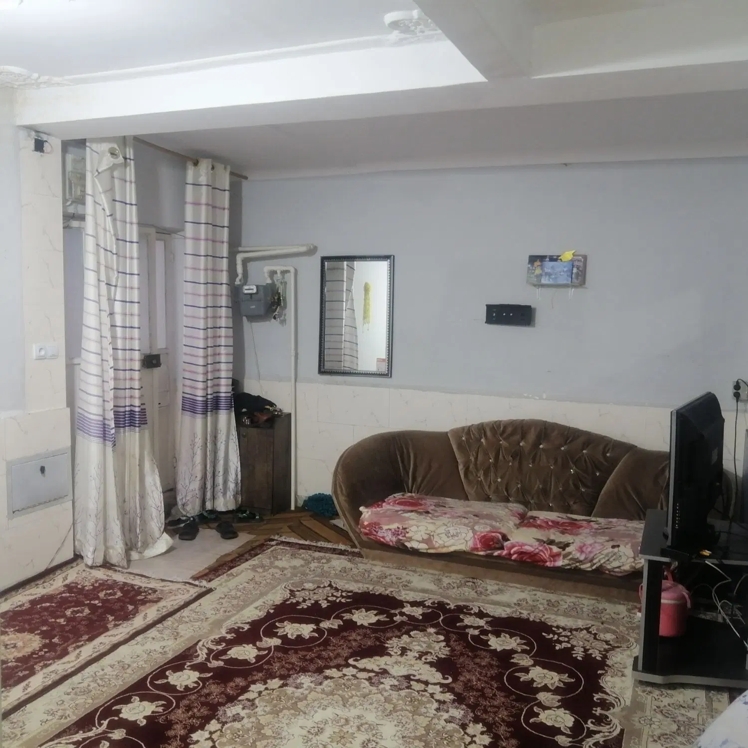 منزل شیشه گری