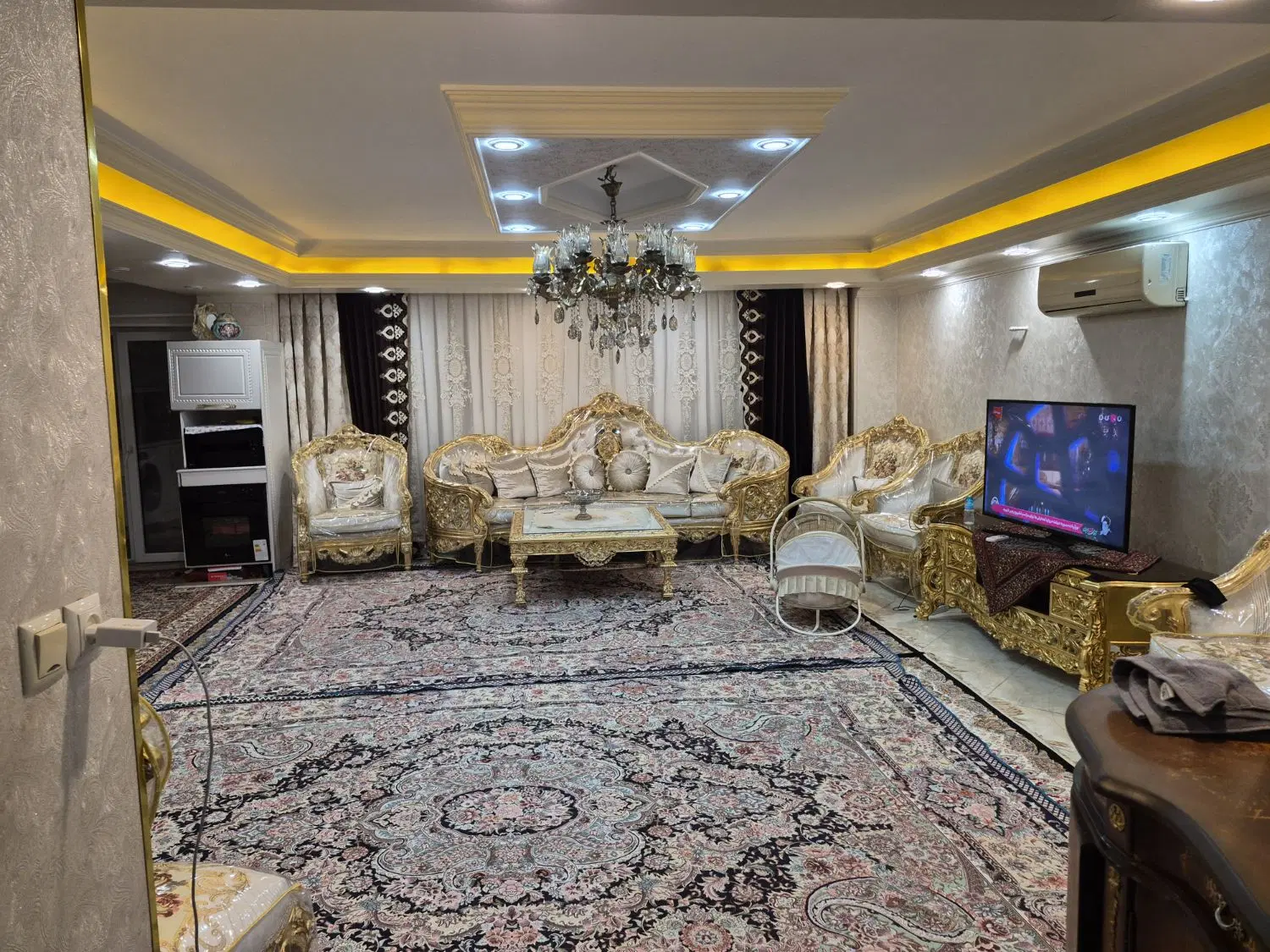 آپارتمان  ۴طبقه تک واحدی خ بهشتی کوچه برزگر