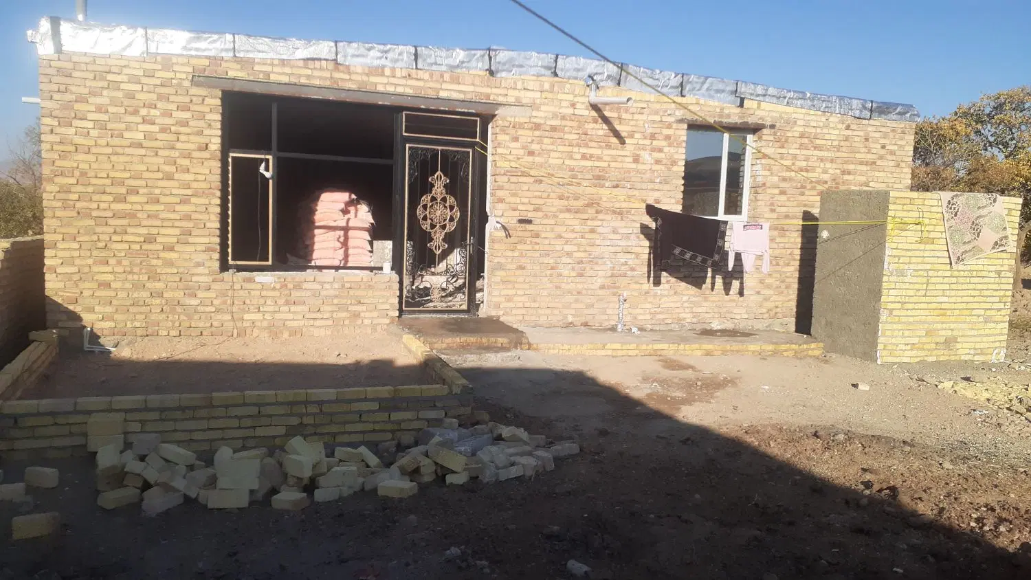 ملک نیمه کاره