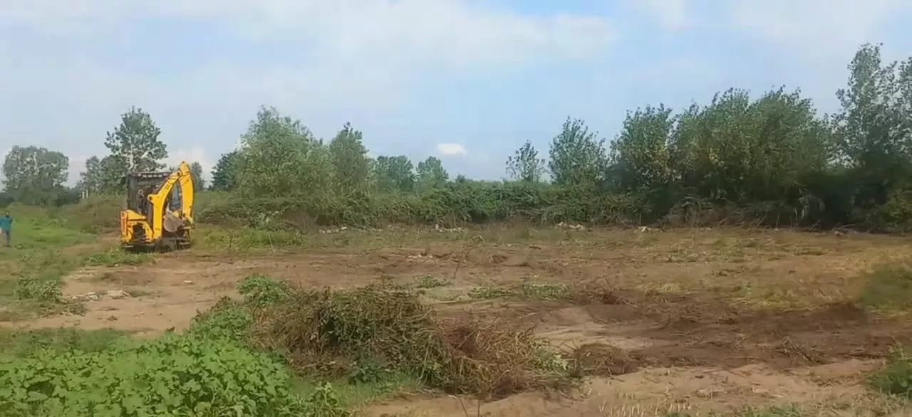 زمین دهکده ساحلی بندر کیاشهر