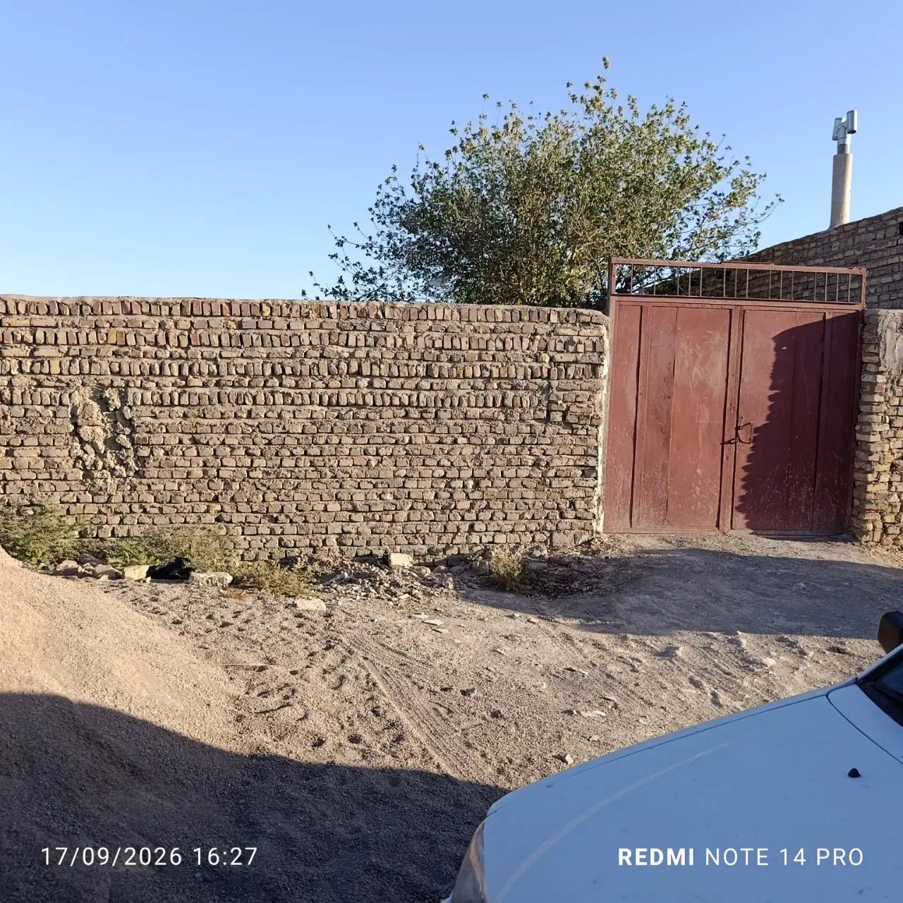 زمین فروشی فرخی سیستانی 29