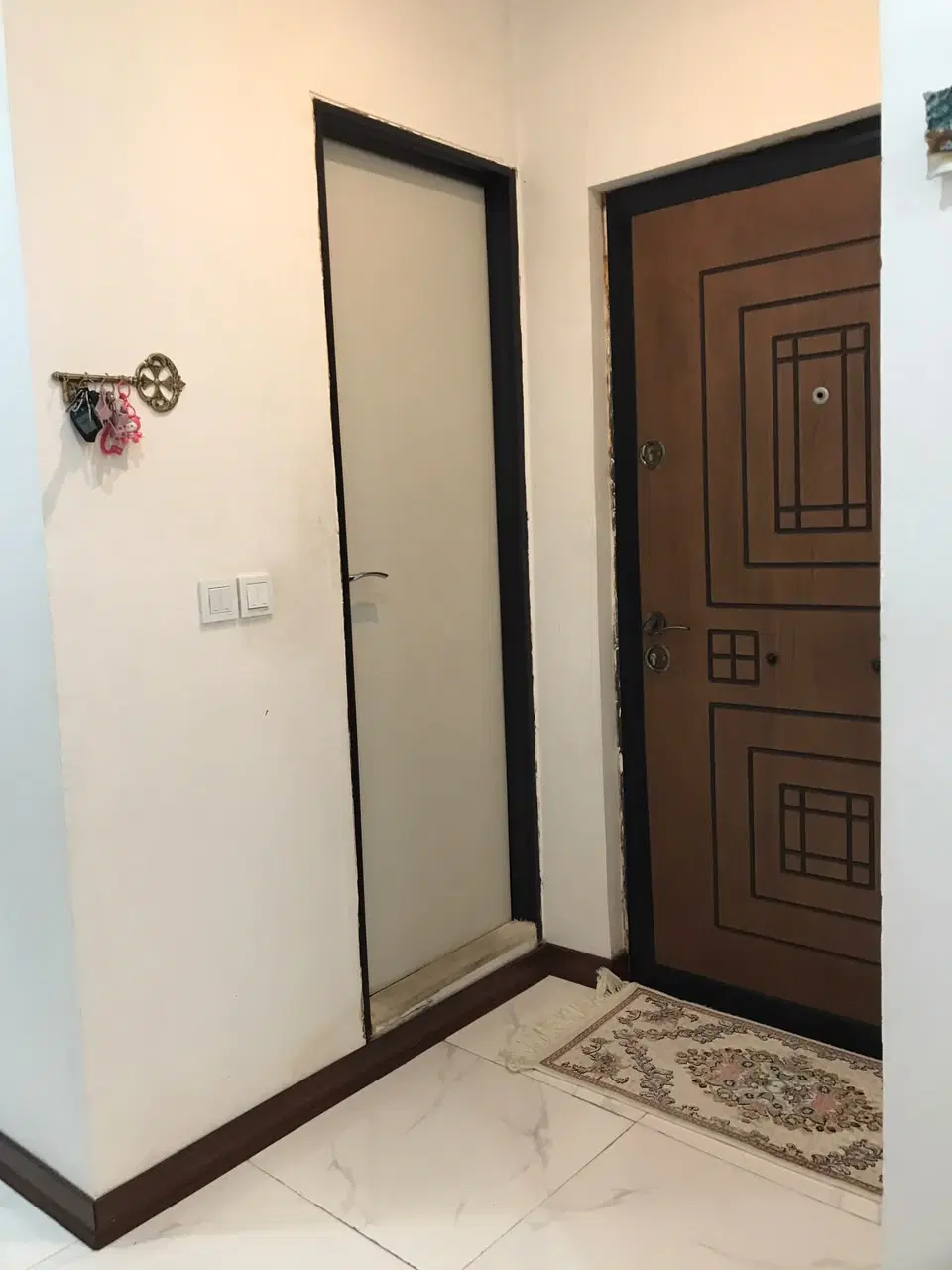 اپارتمان  ۹۵ متری  ۲ خوابه . پارکینگ و انباری