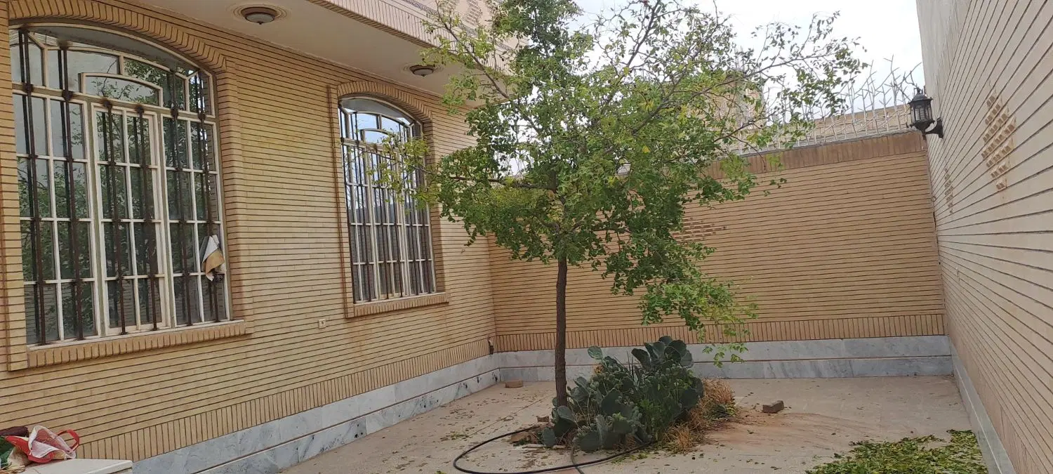فروش خانه۲۰۱ متردر الله اباد سه خواب۵ کیلومتری شهر