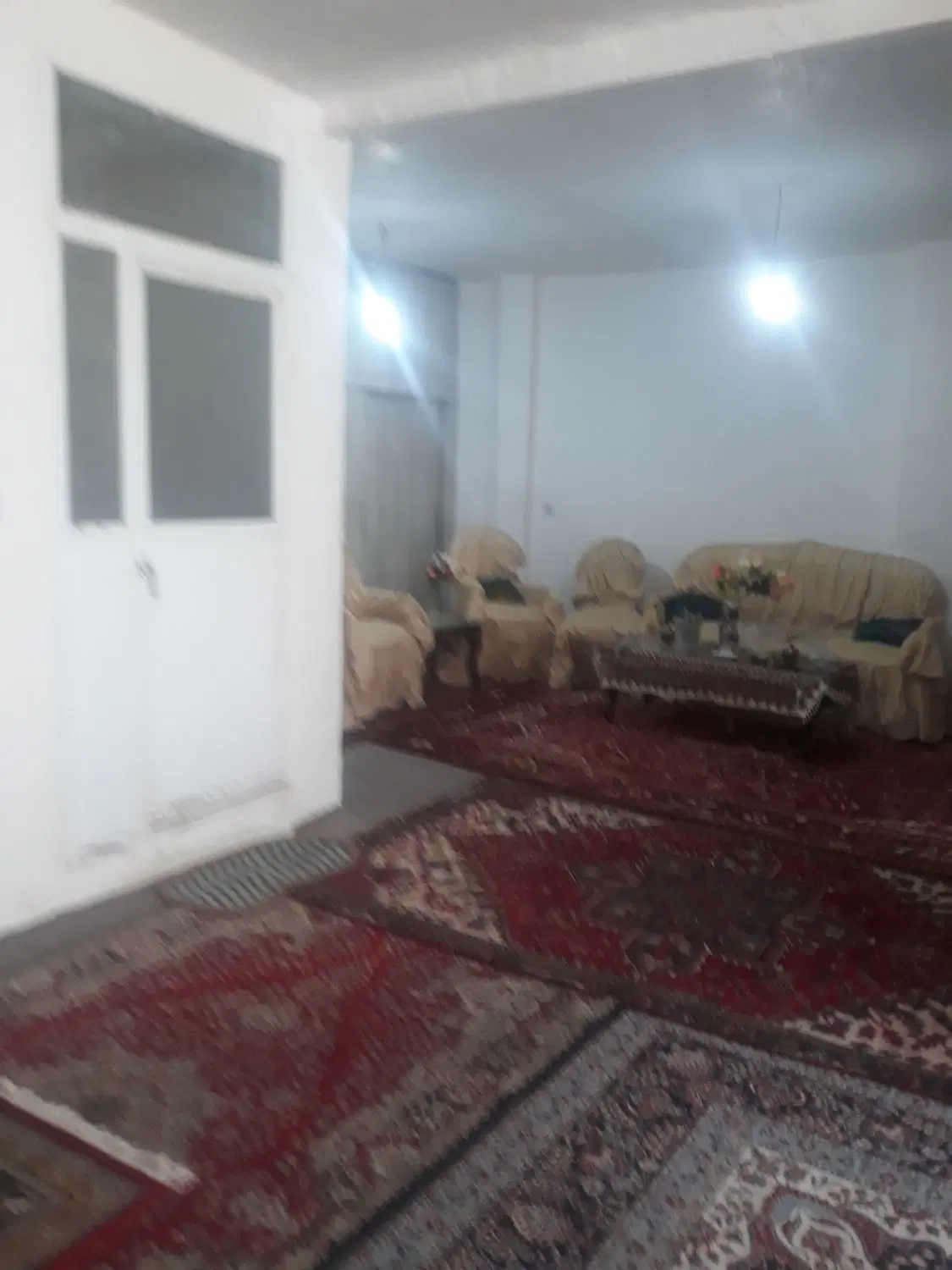 فروش حیاط۱۶۰متری و۱۶۰ متر زیربنا تازه ساخت
