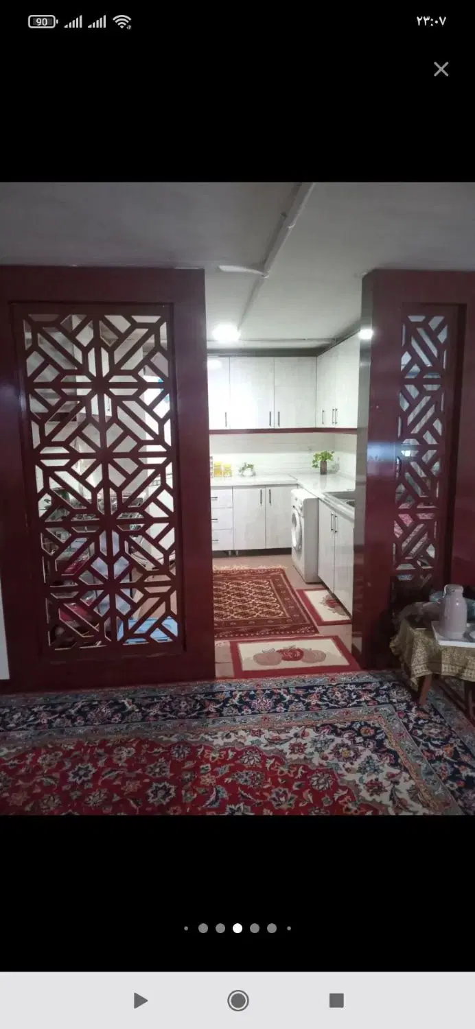 ۳طبقه مجزا _۲۰۰متر زمین ملکی ۶دانگ_حاشیه ۱۰ متر