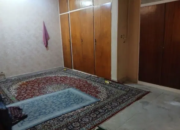 خانه  ۱۴۰ متری حیاط مشترک در مرکز شهر