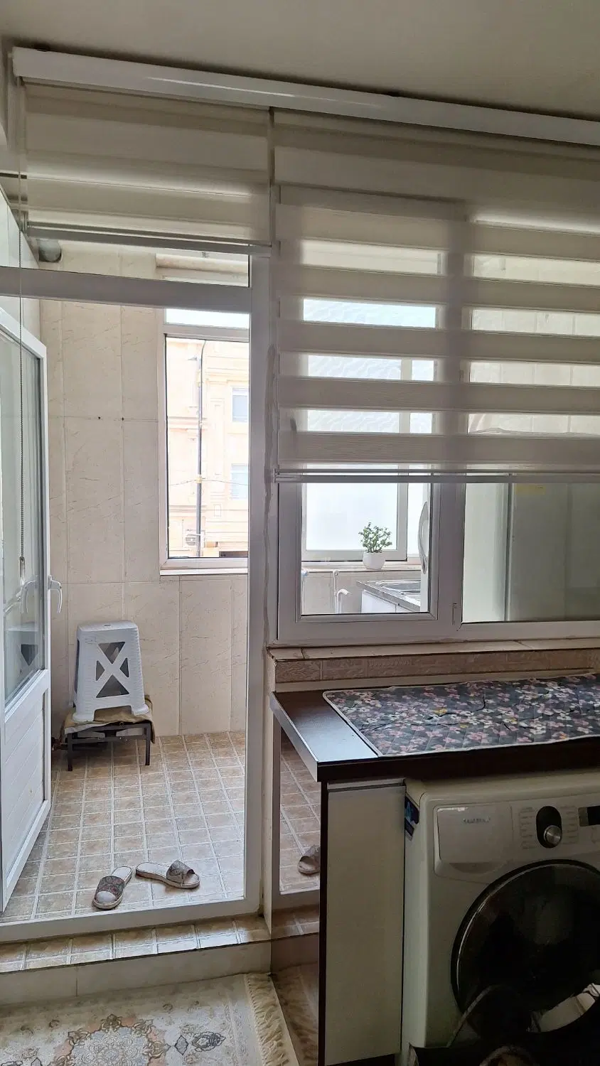 ۱۱۷ متری شهرک ابریشم، بر جمهوری