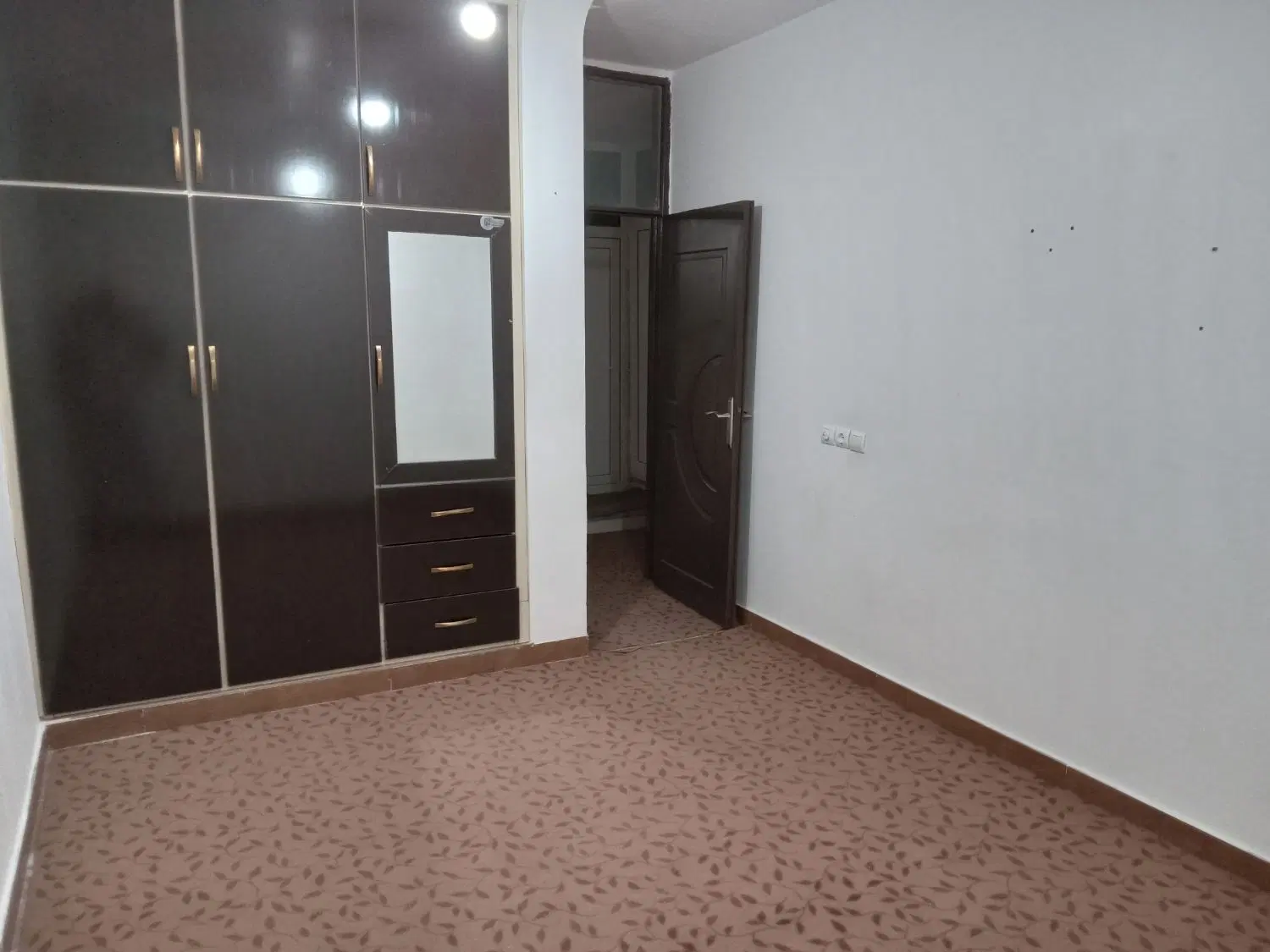 آپارتمان رهن و اجاره طبقه سوم