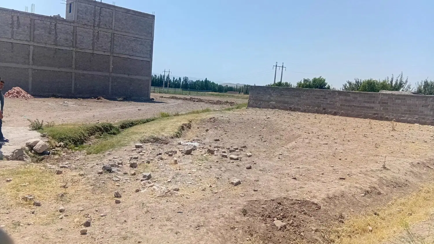 زمین روبروی بهشت زهرا سراب