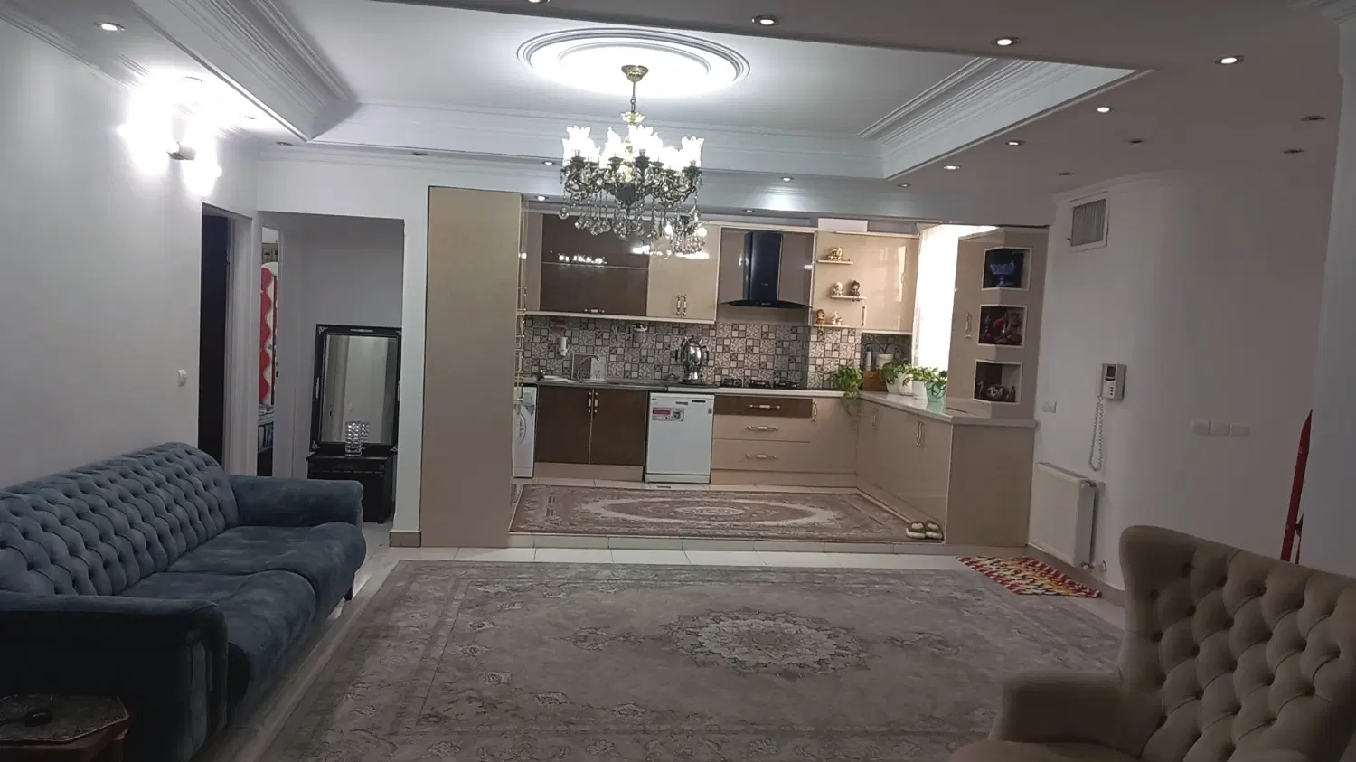 آپارتمان ۱۲۷متری سه خواب بازرگان