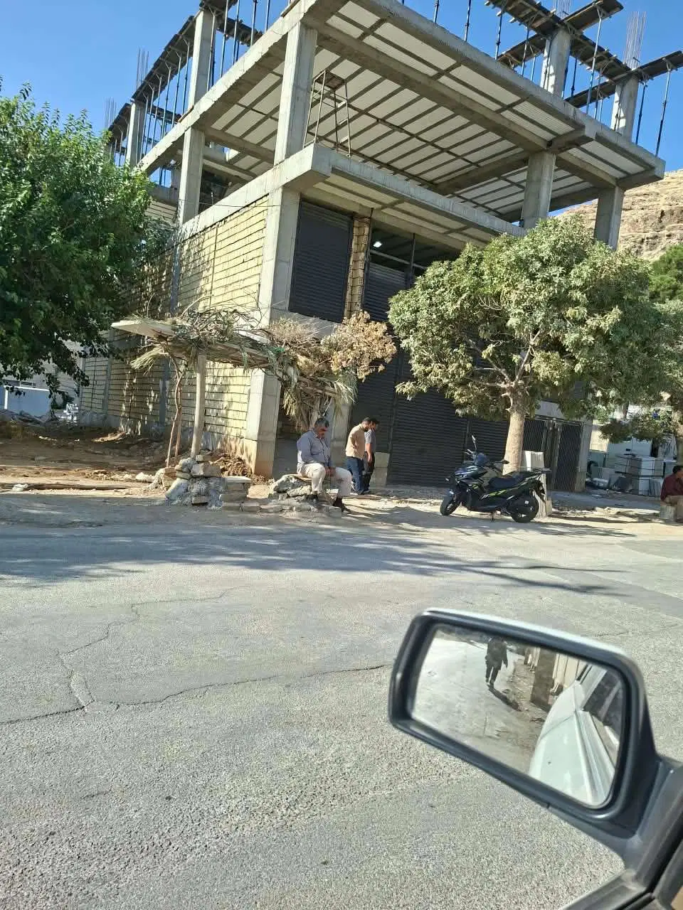 زمین مسکونی  روبروی فروشگاه اتکا