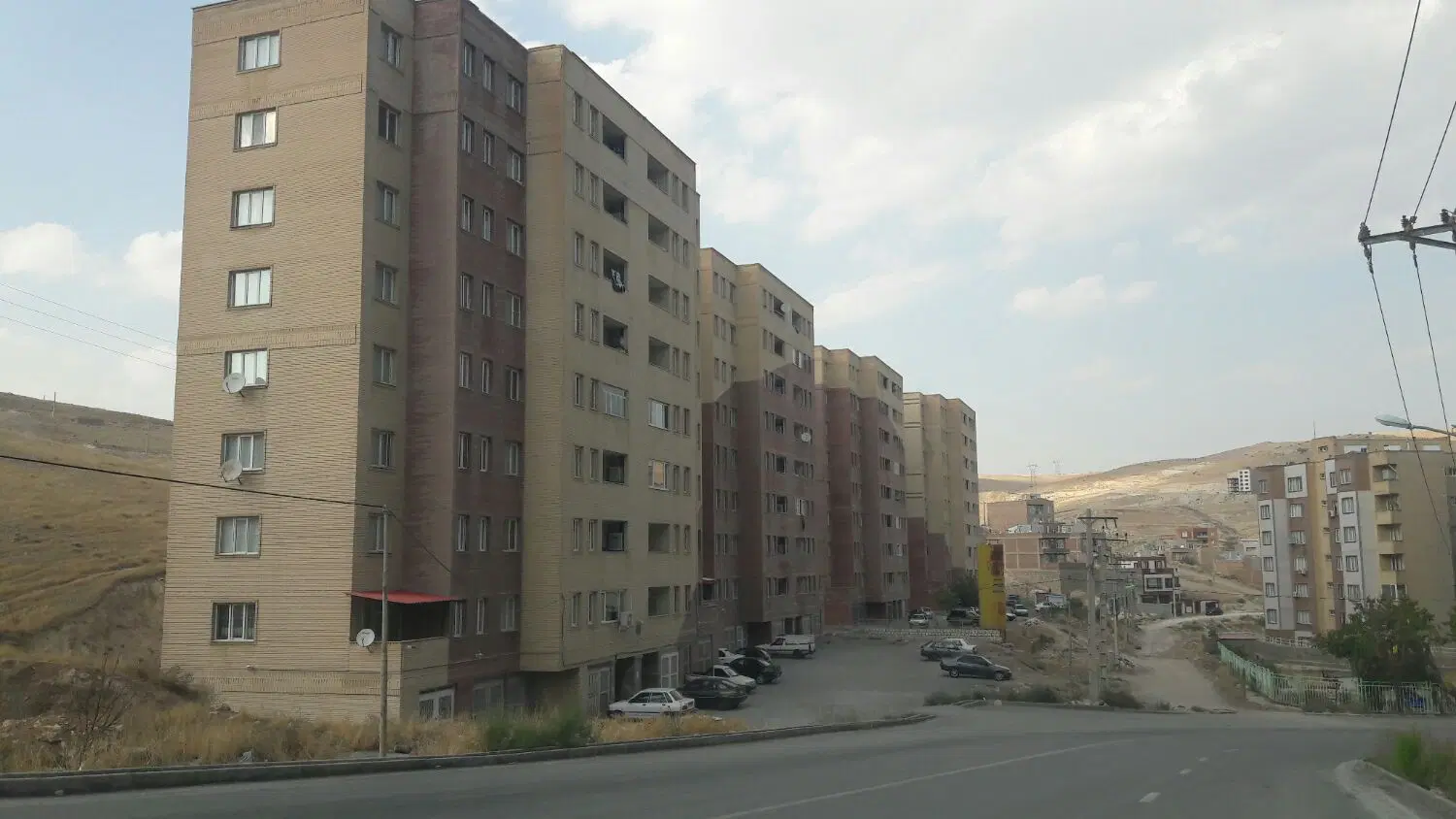مجتمع هنرمندان واقع در مکریان