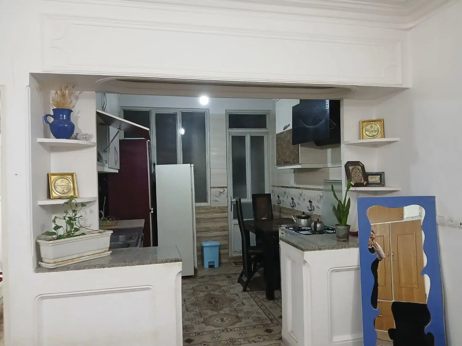 سویت آپارتمان همکف وطبقه بالابا پارگینگ