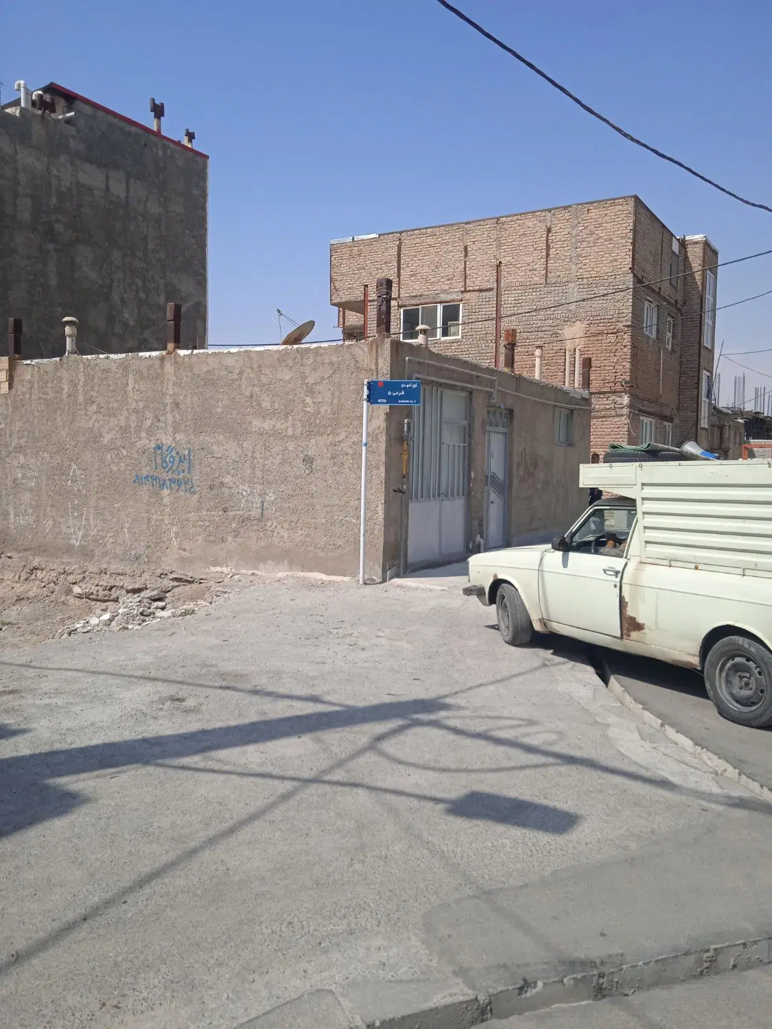 حیاط دربست100متری در اسفهلان
