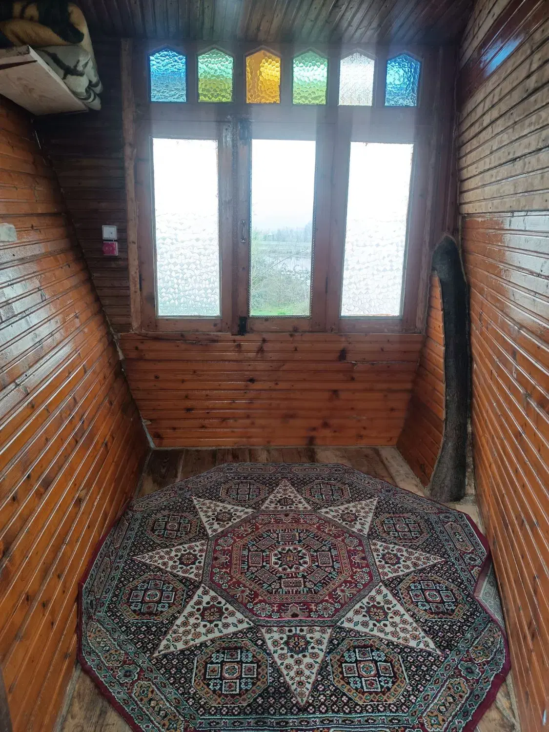 کلبه چوبی درختی عشق