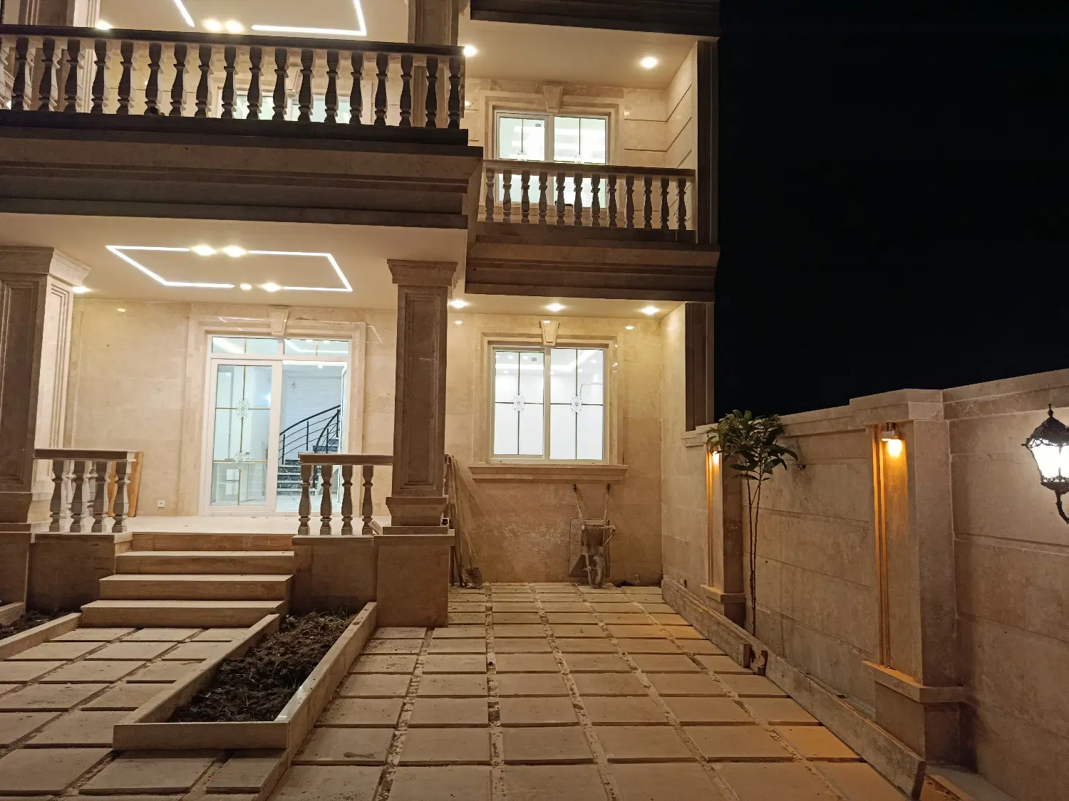 رهن و اجاره ویلا ۳۰۰ مترمربع تربلکس