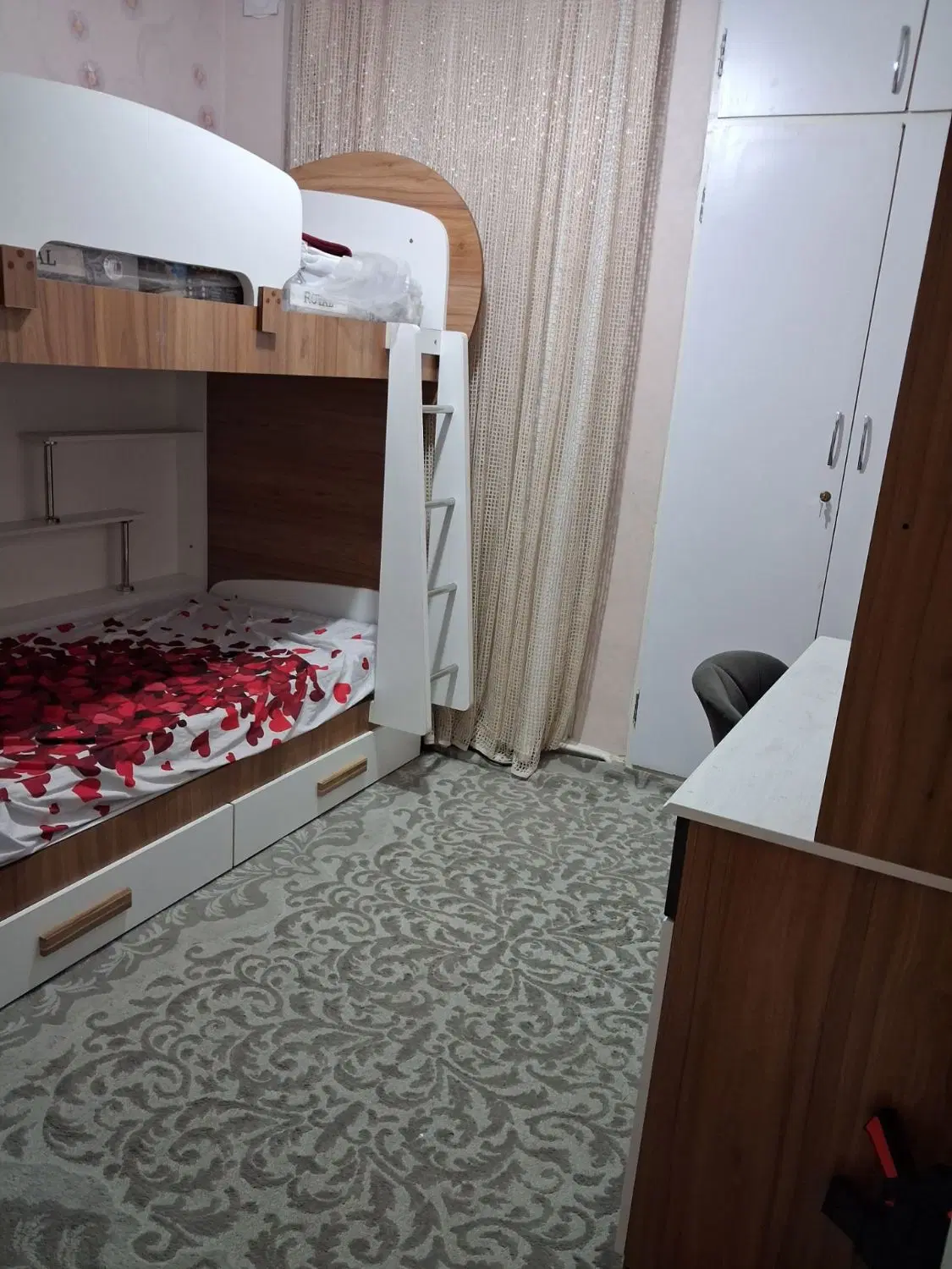 واحد سنددار ۹۰متری رو به نما