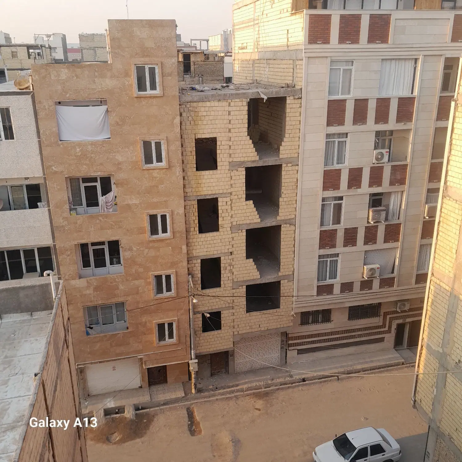 فروش اپارتمان ساختمان نیمه کاره نصیرشهر رباط کریم