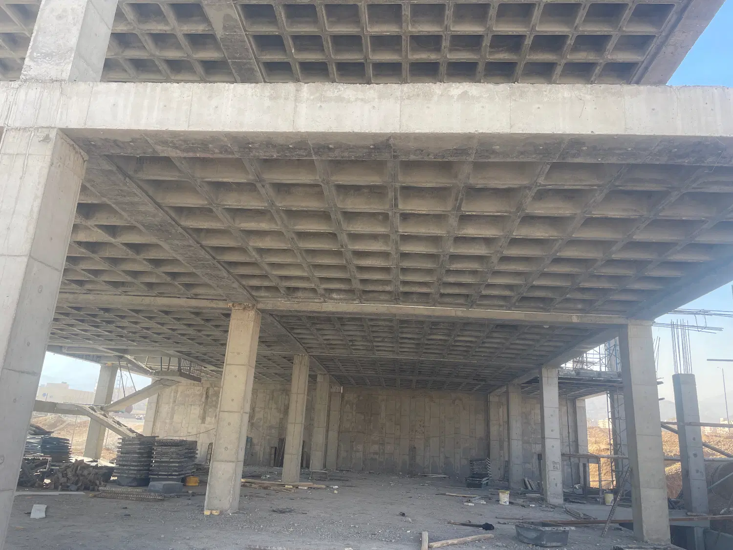 زمین دو نبش متراژ ۸۹۴ متر محله دی ۶