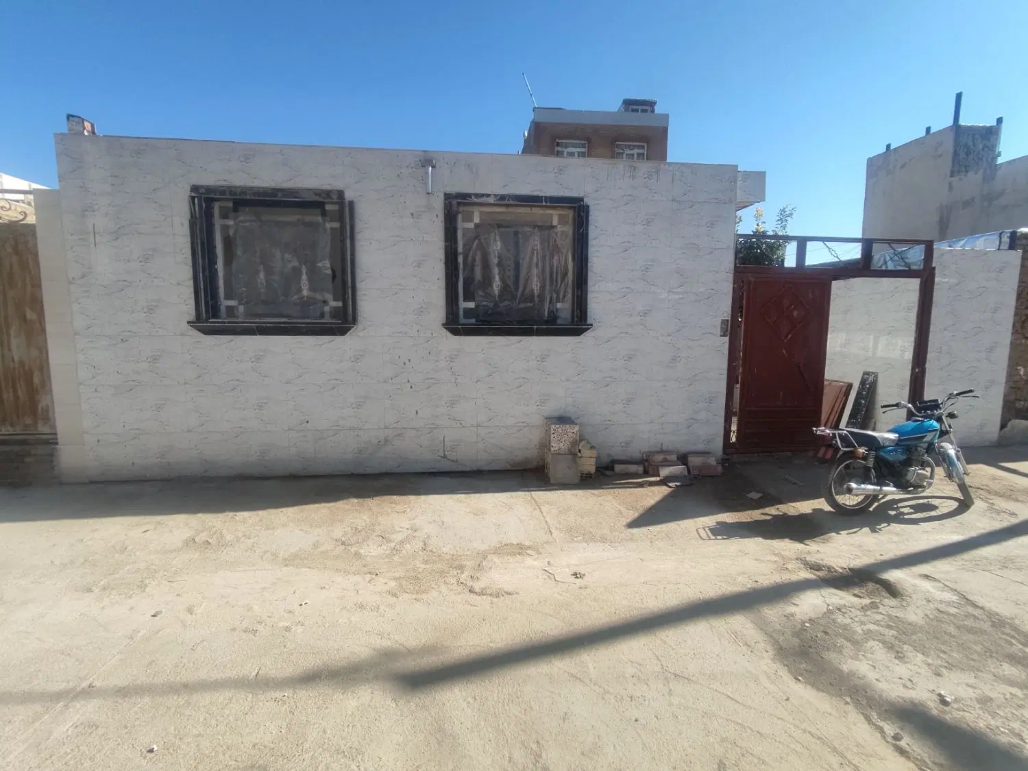 زمین خونه 2طیقه303متری گلدشت بهارستان10
