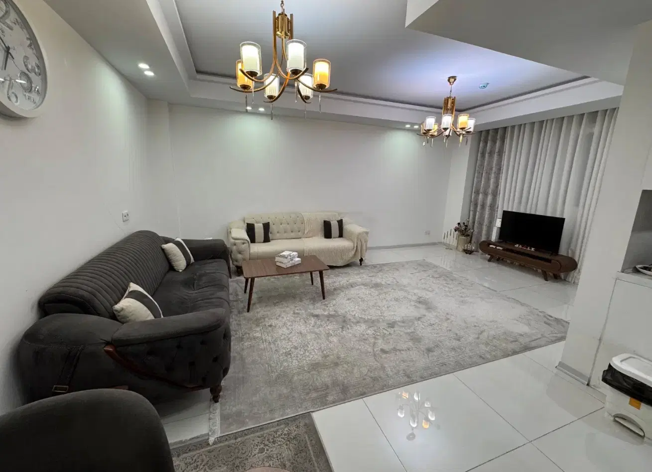 اجاره ۱۳۰ متره ۲ خواب جمهوری