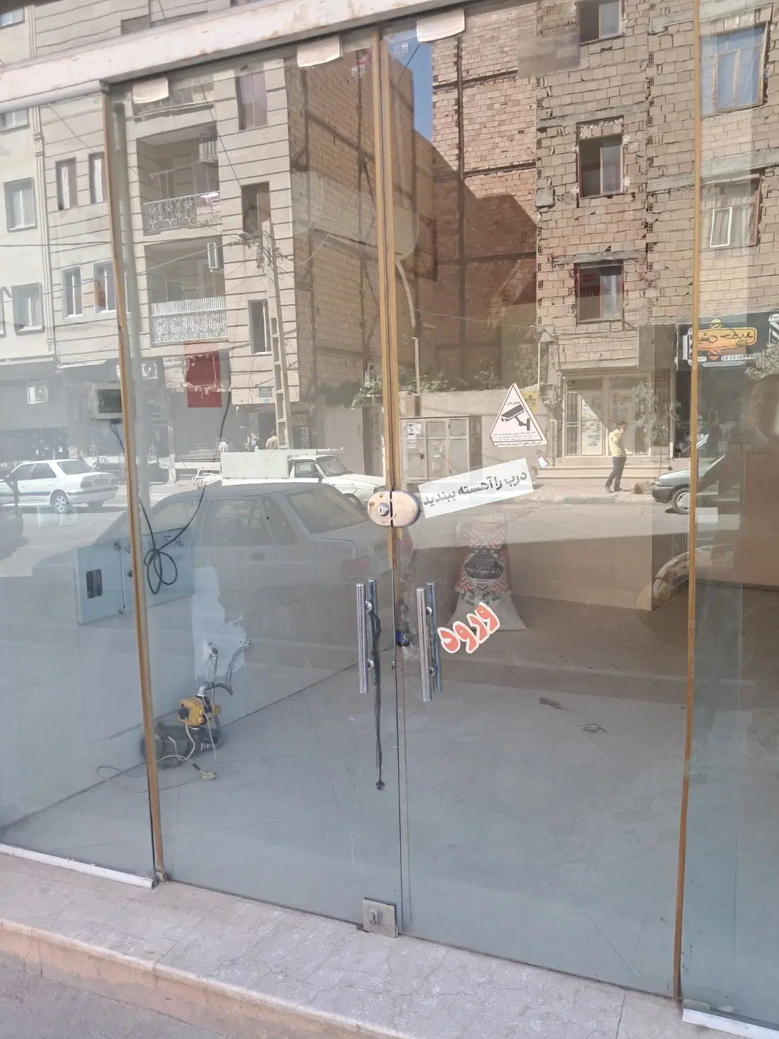 مغازه۲۷مترتخلیه جای خیلی شلوغ
