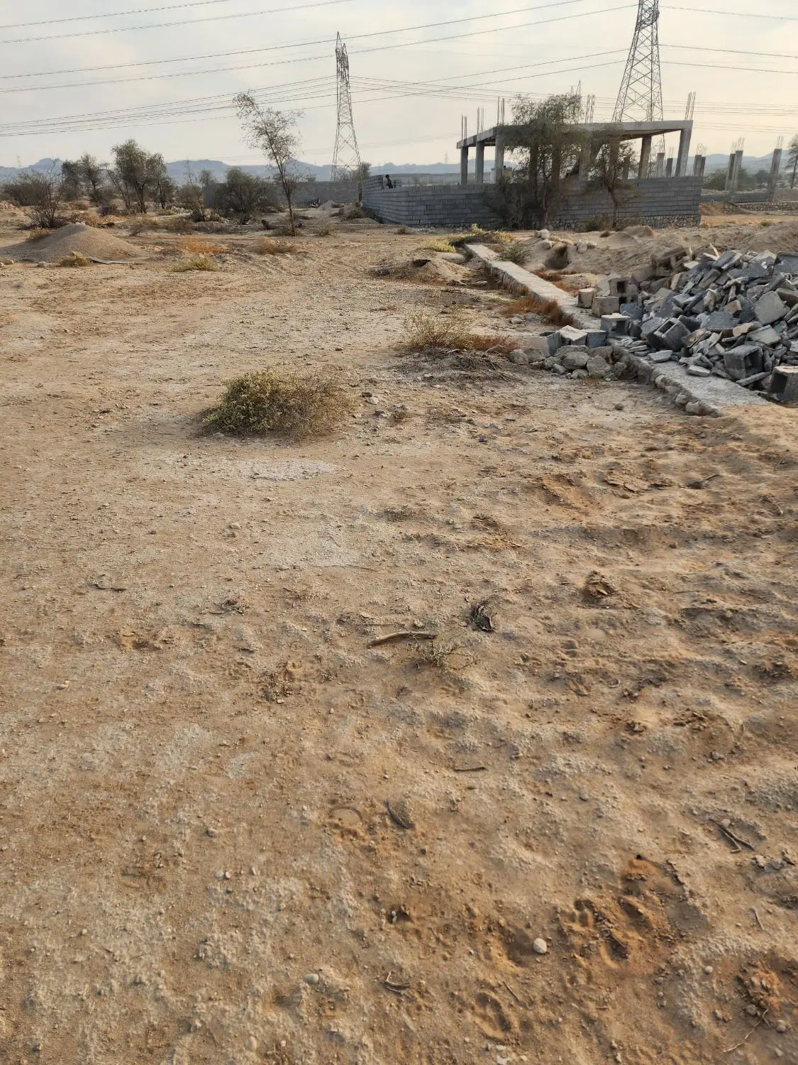 زمین فروشی