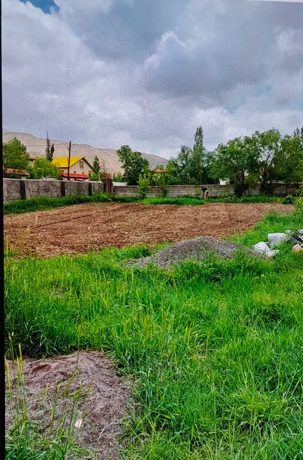 زمین ۳۵۰ متری جزن