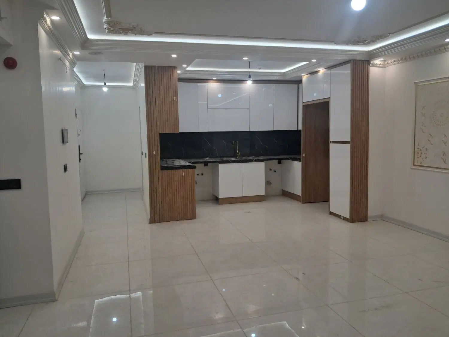 همکف ۱۸۶متری سه خوابه صفر
