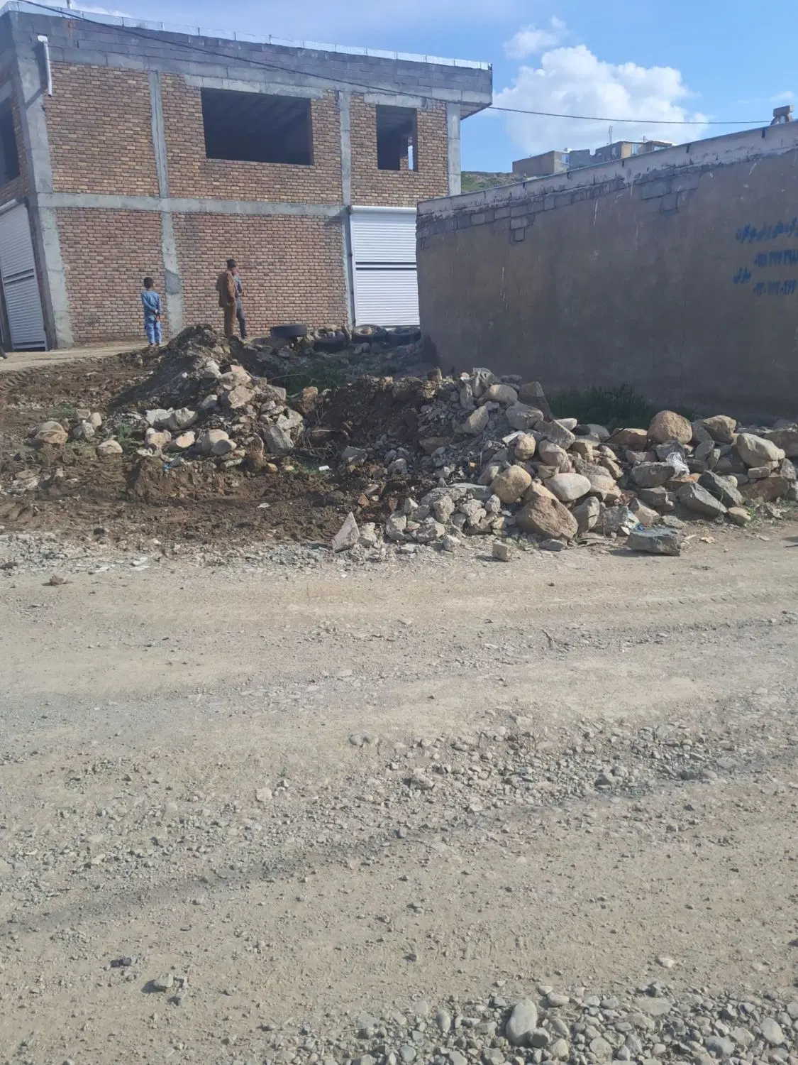 ۶۸متر زمین ۳نبش