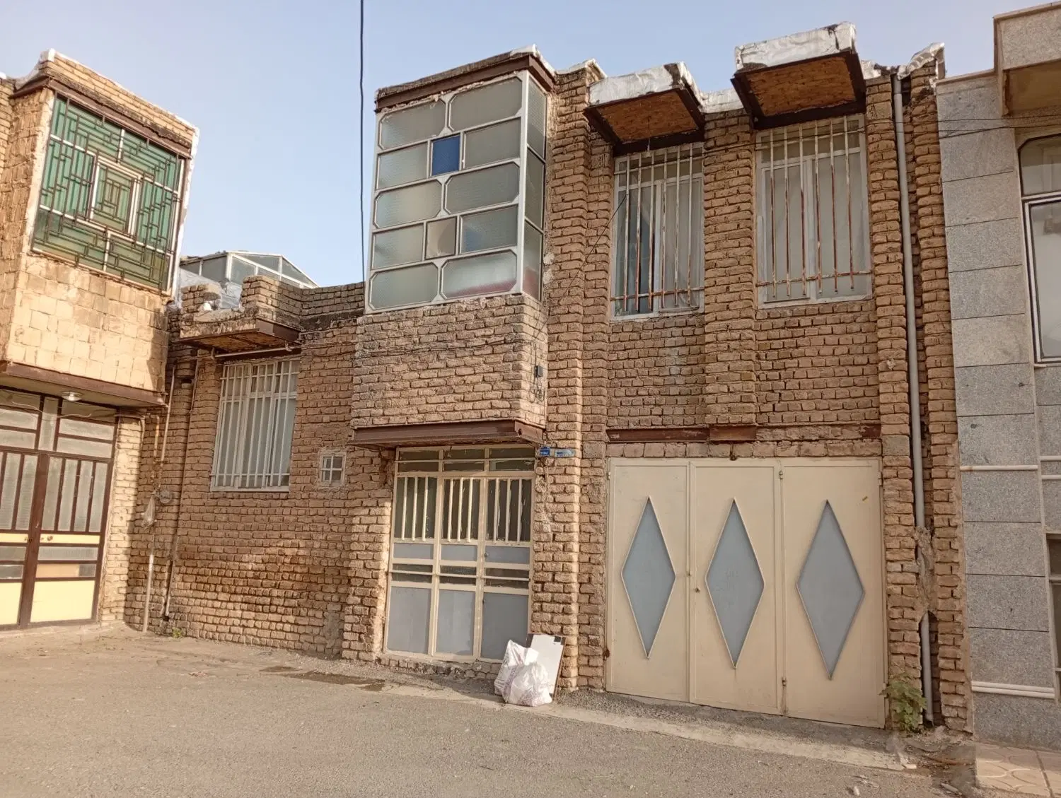 ویلایی جنوبی 180متری زیر قیمت