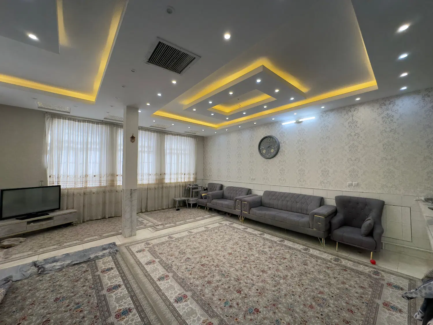 خانه دوطبقه همکف مرکز شهر