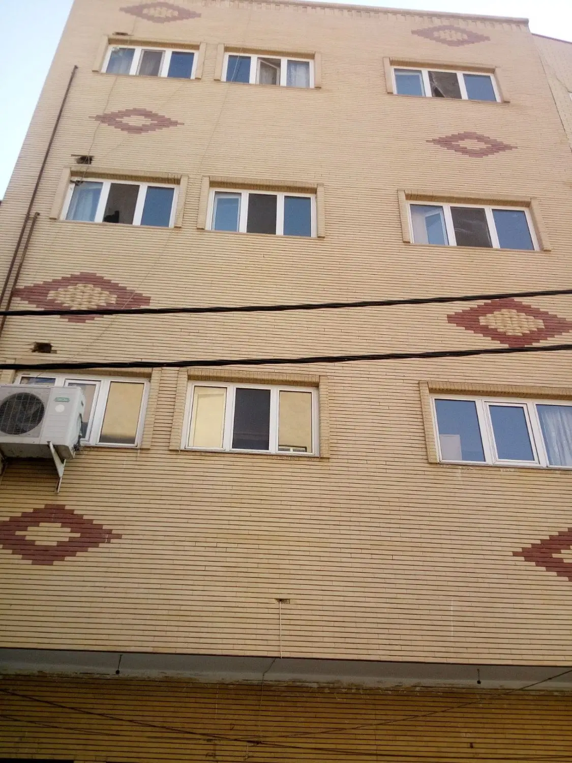 آپارتمان در حکم اباد