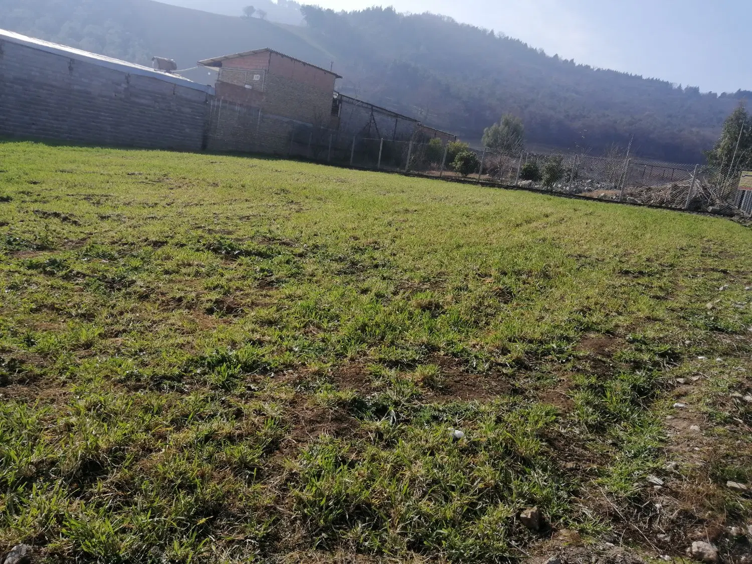 زمین در روستای گلند تاریکی