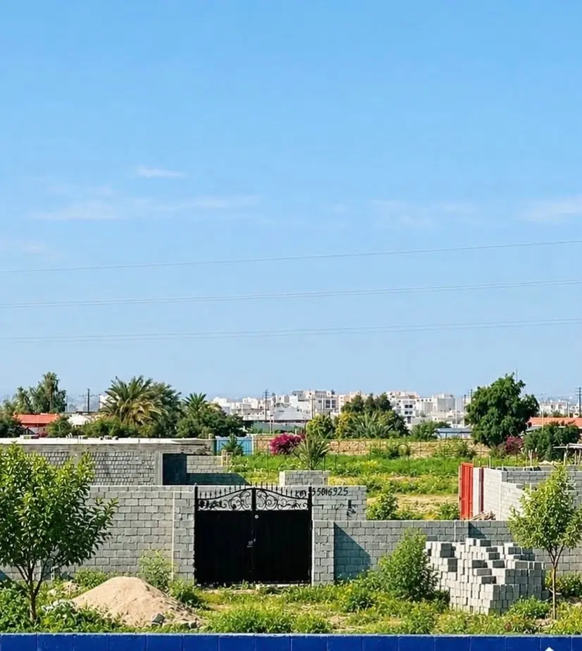 زمین ۲۰۰ متری نرسیده به متولی