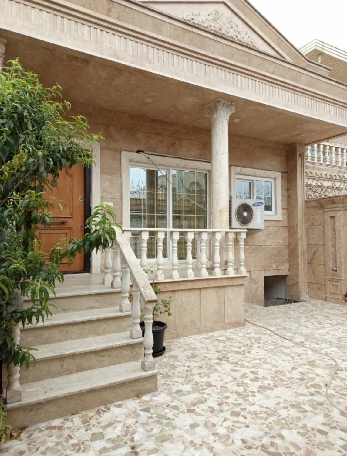 ویلای ۱۳۰ متری در خیابان امام
